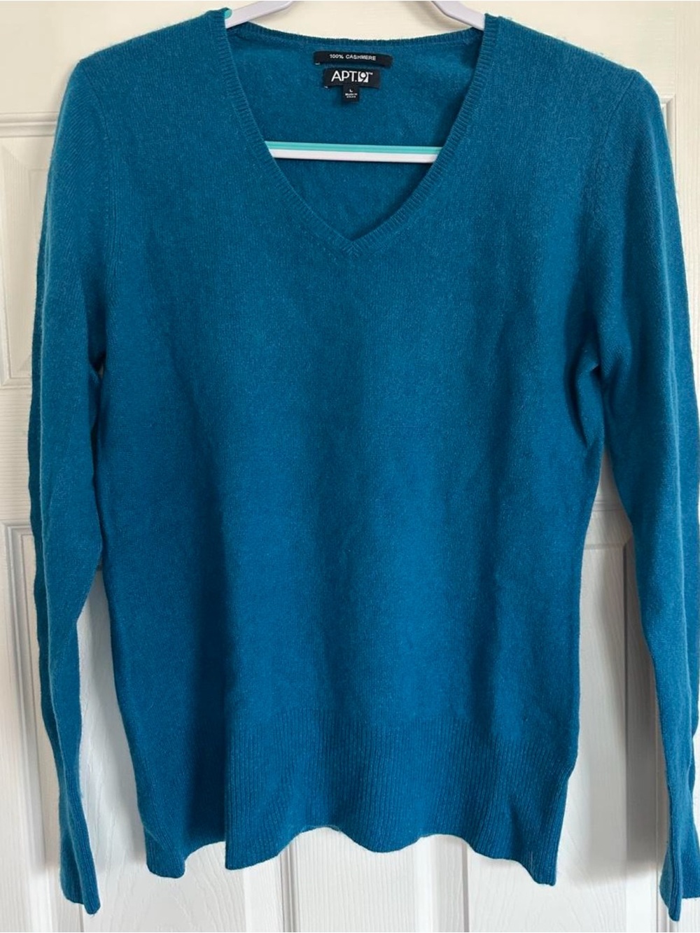 Apt. 9 women’s Teal V-Neck Cashmere Sweater. L